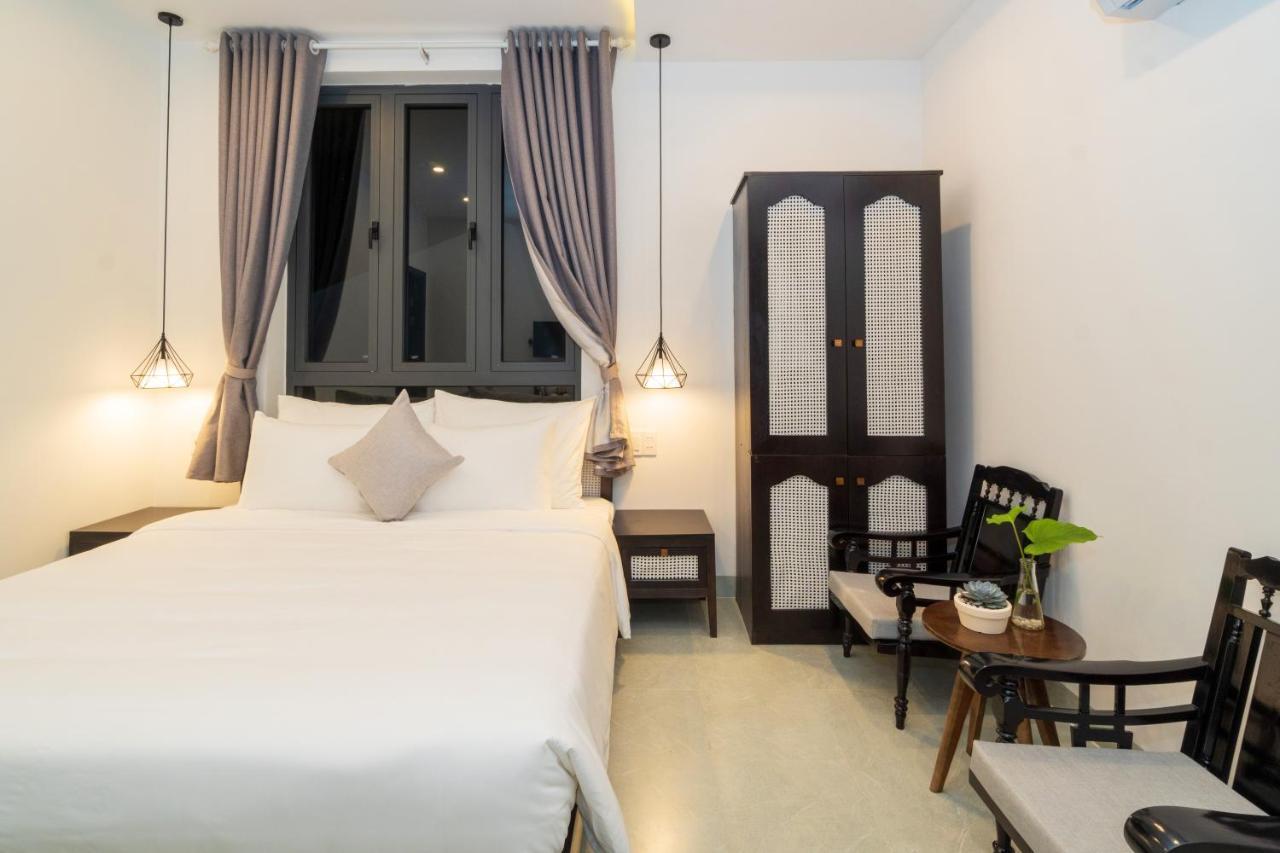 Gravel Pool & Villa Hội An
